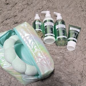 Eucalyptus & Sage Body Wash Collection with Iridescent Bag